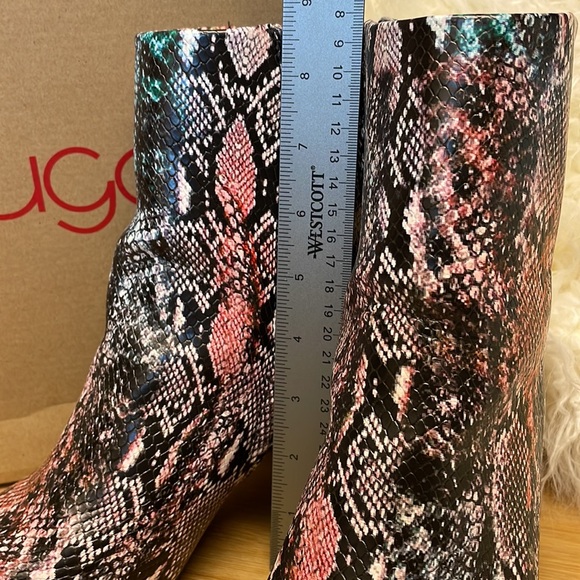 🐍 SUGAR // Rainbow Multi Faux Snake Skin Side Zip  Booties Size 8 - Picture 10 of 14